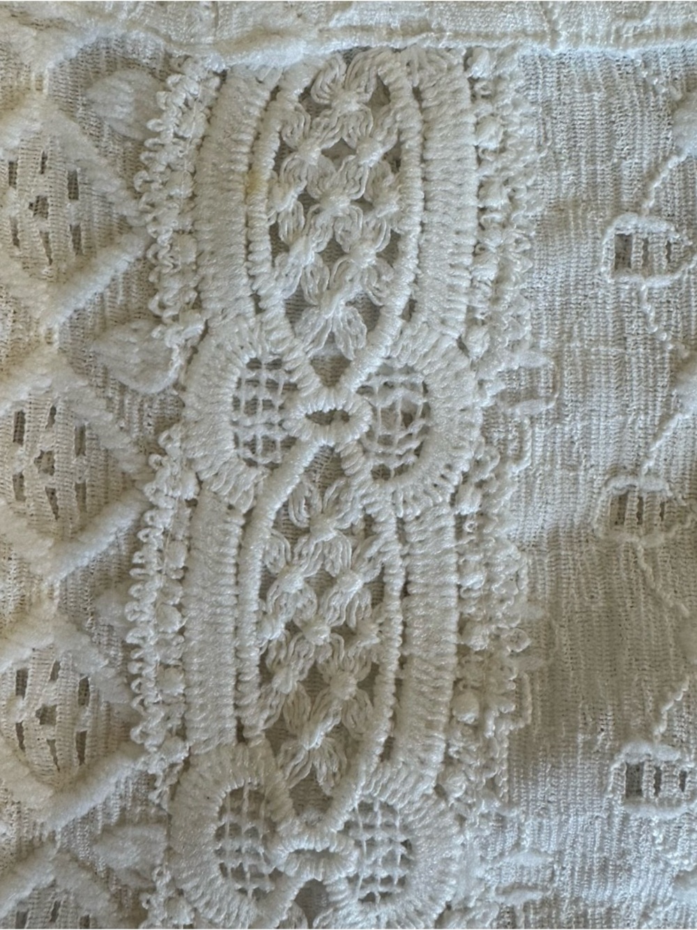 🤍 Cable & Gauge White Lace Flutter Sleeve Top | Fits L–XL | Feminine Chic - Picture 7 of 11